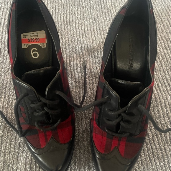 Brand new condition red plaid Le Chateau 3/4 sleeve blazer and matching shoes - Picture 6 of 11